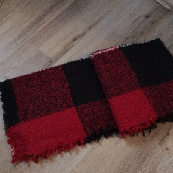 Red/Black Plaid soft and cozy scarf & wrap - Picture 6 of 6